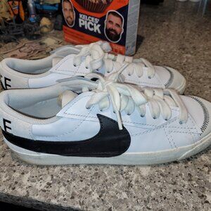 NIKE BLAZER low Men's Size 11 - Mint Condition - Worn Once White/Black